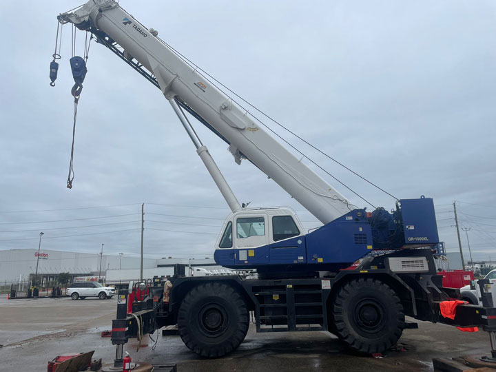 Used 2012 Tadano GR-1000XL-2 – 100-Ton Rough Terrain Crane - Image 4