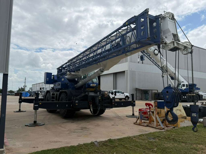 Used 2012 Tadano GR-1000XL-2 – 100-Ton Rough Terrain Crane - Image 2